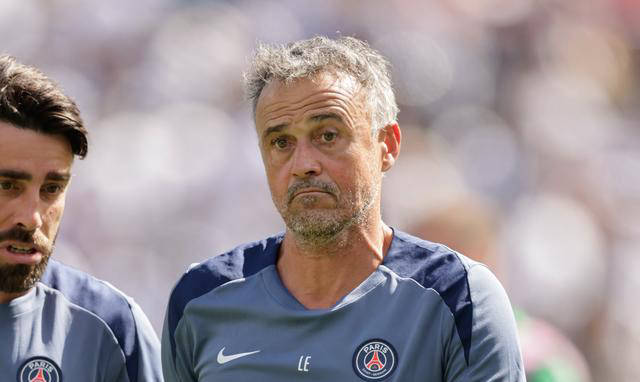 这还是欧冠冠军吗？巴黎主场1-3惨败摩纳哥，中前场频频失误信心大受打击